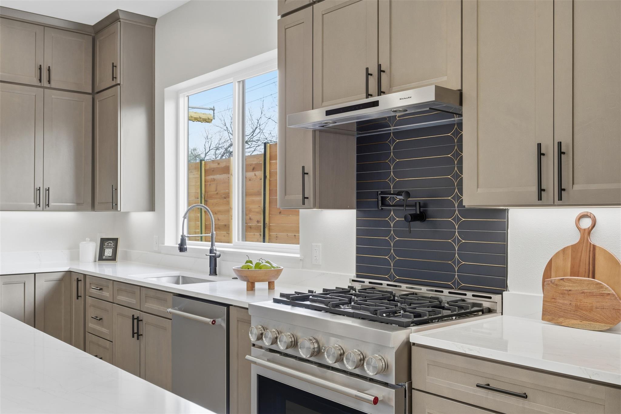 8115 Rockwood Ln # B, Austin, TX 78757