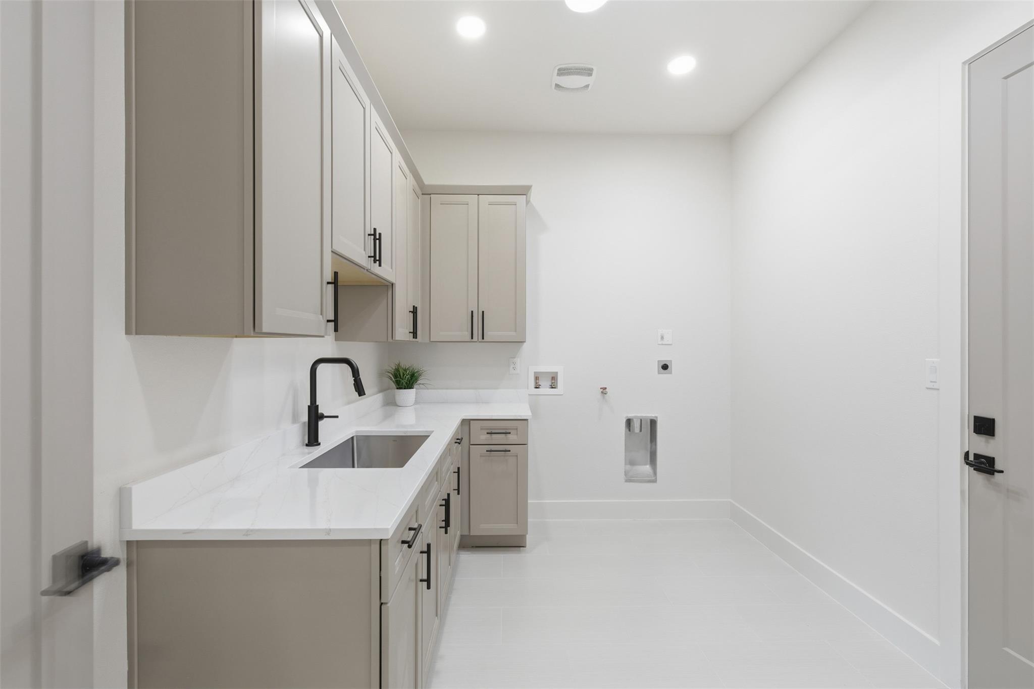 8115 Rockwood Ln # B, Austin, TX 78757