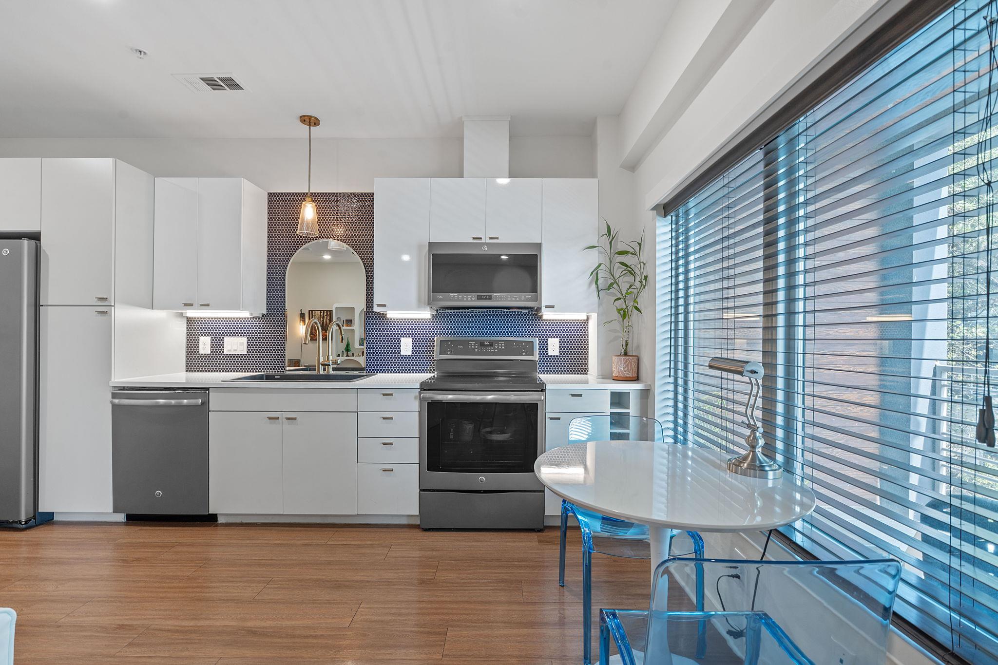 4361 S Congress Ave # 322, Austin, TX 78745