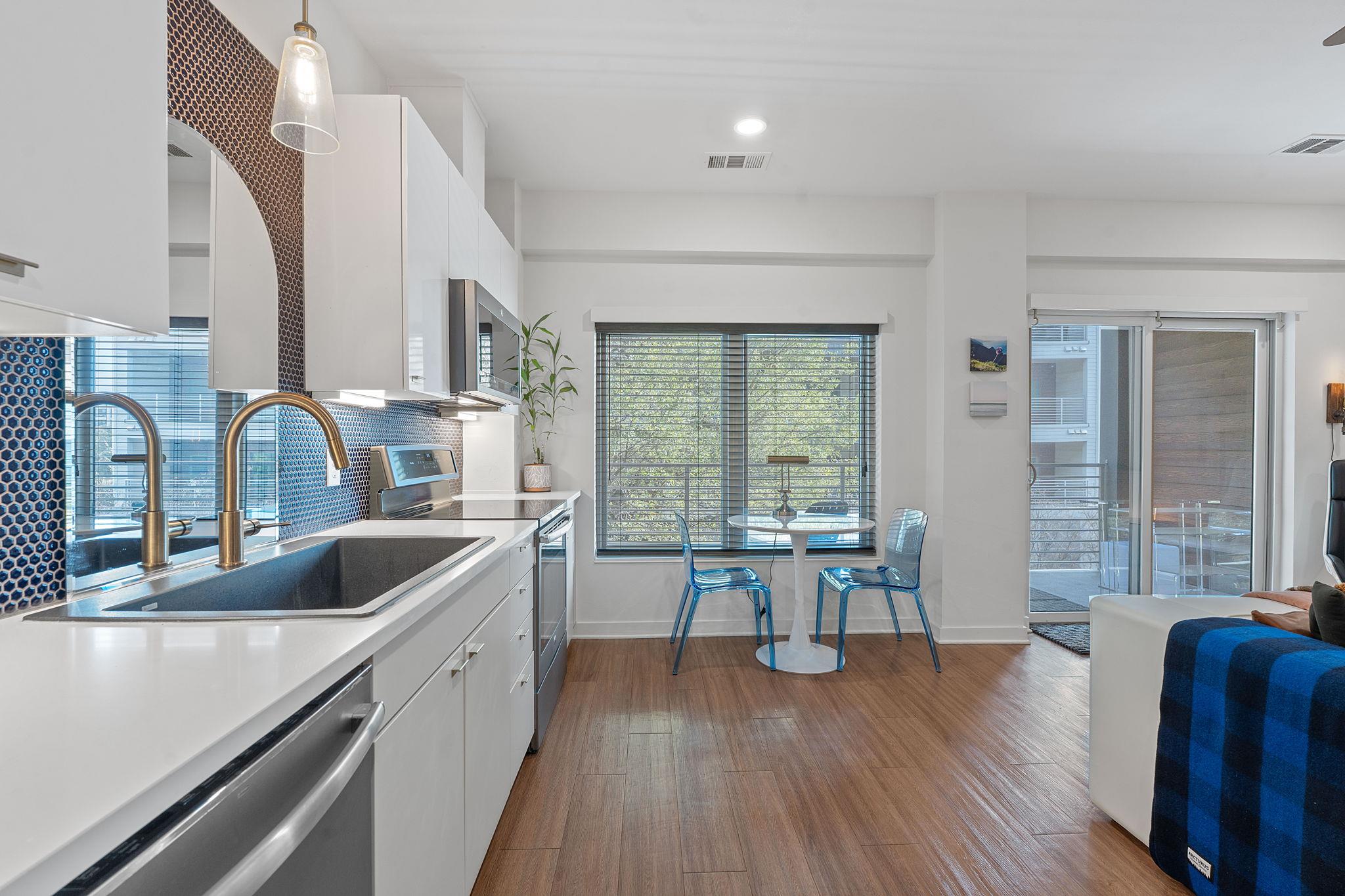 4361 S Congress Ave # 322, Austin, TX 78745