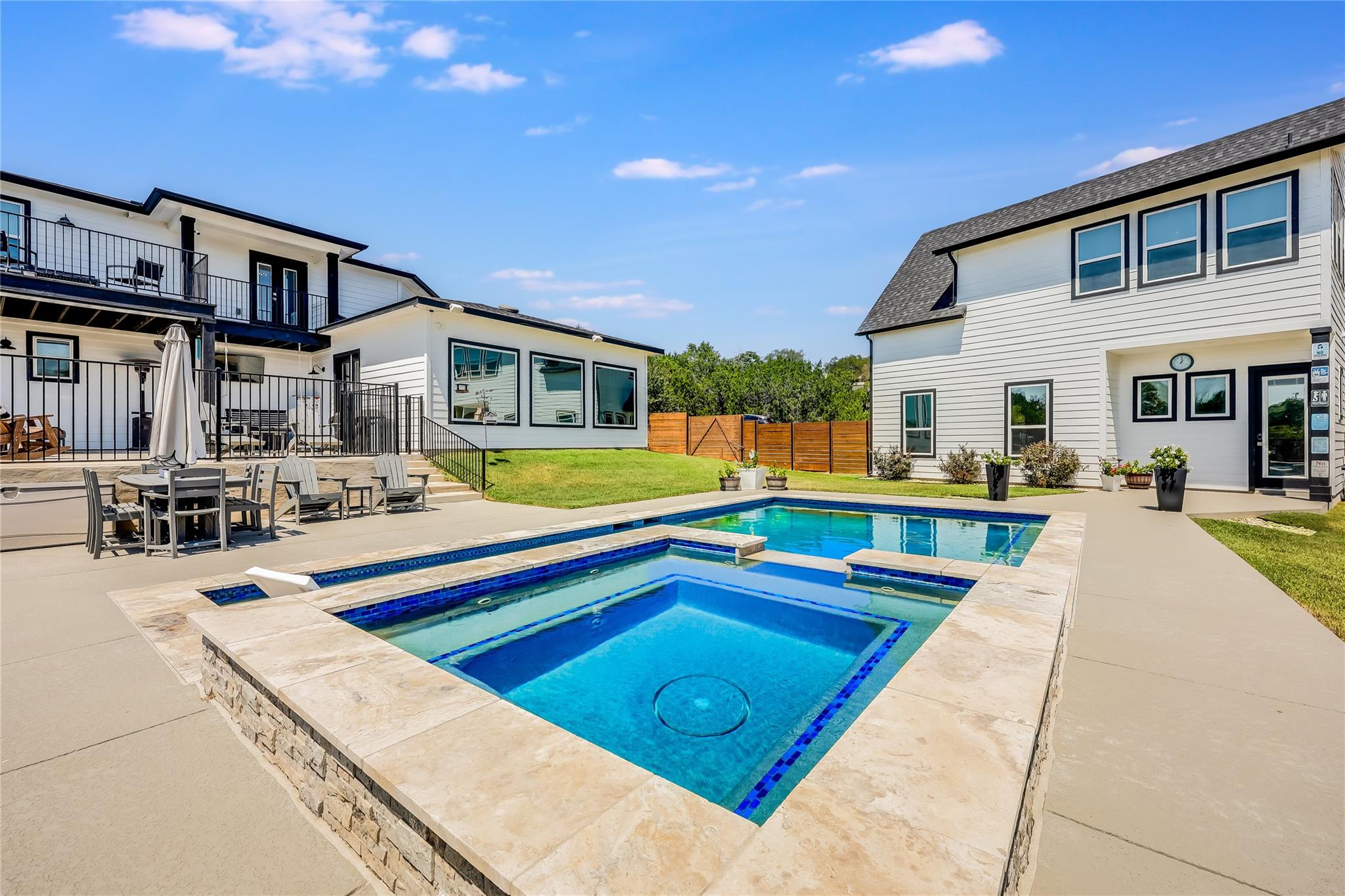 3701 Boone Dr, Lago Vista, TX 78645