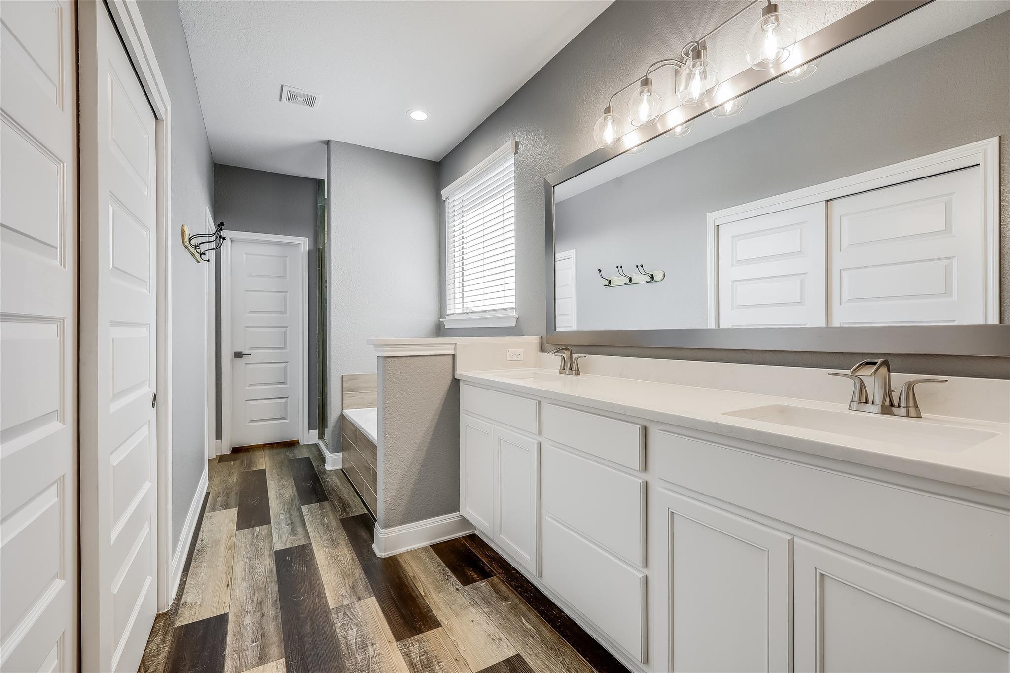 3701 Boone Dr, Lago Vista, TX 78645