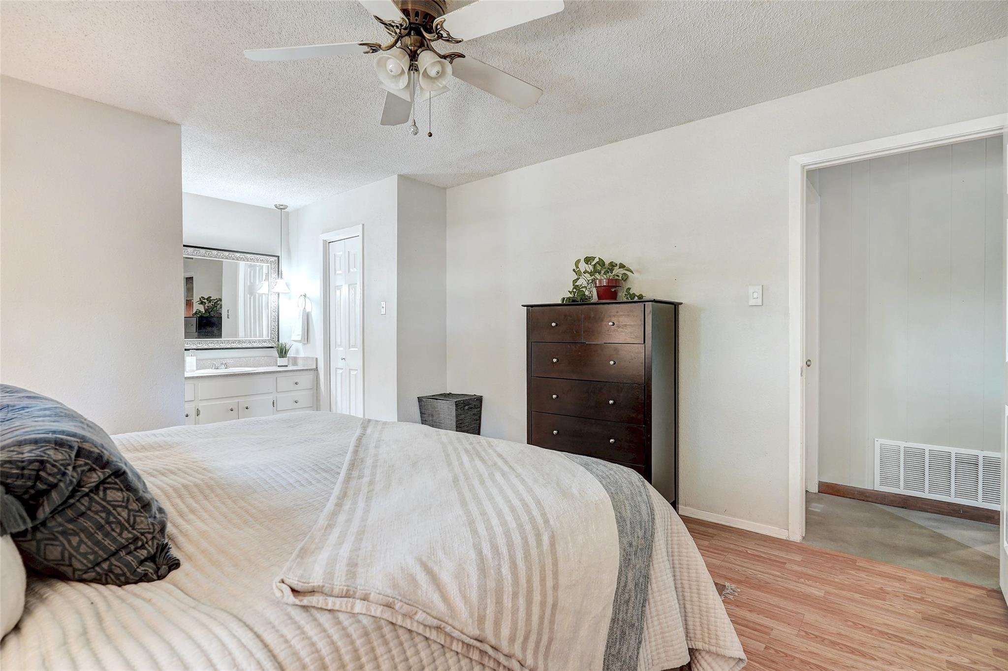 1105 N Riviera Cir, Cedar Park, TX 78613