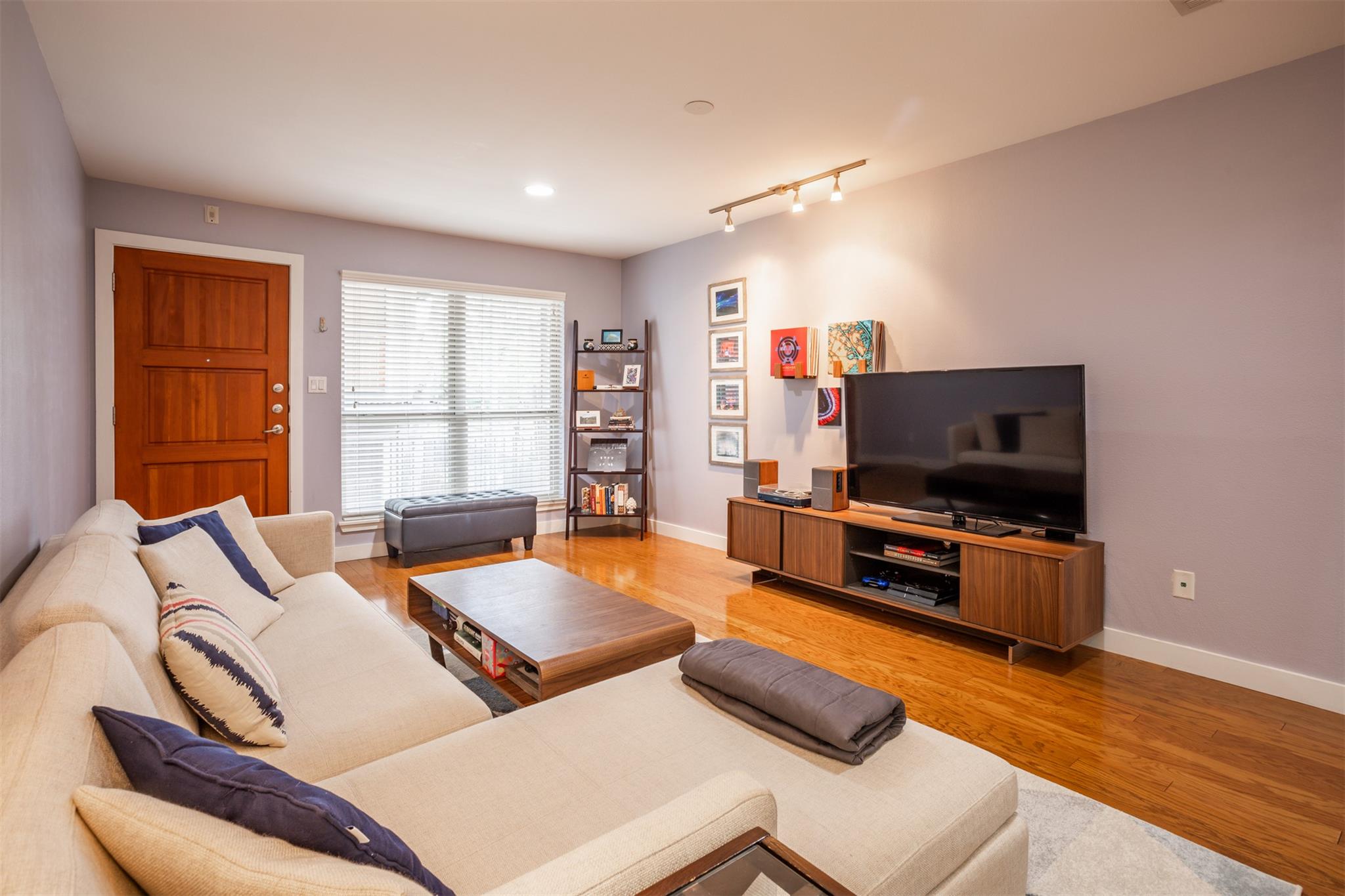 1115 W 10th St # 205, Austin, TX 78703