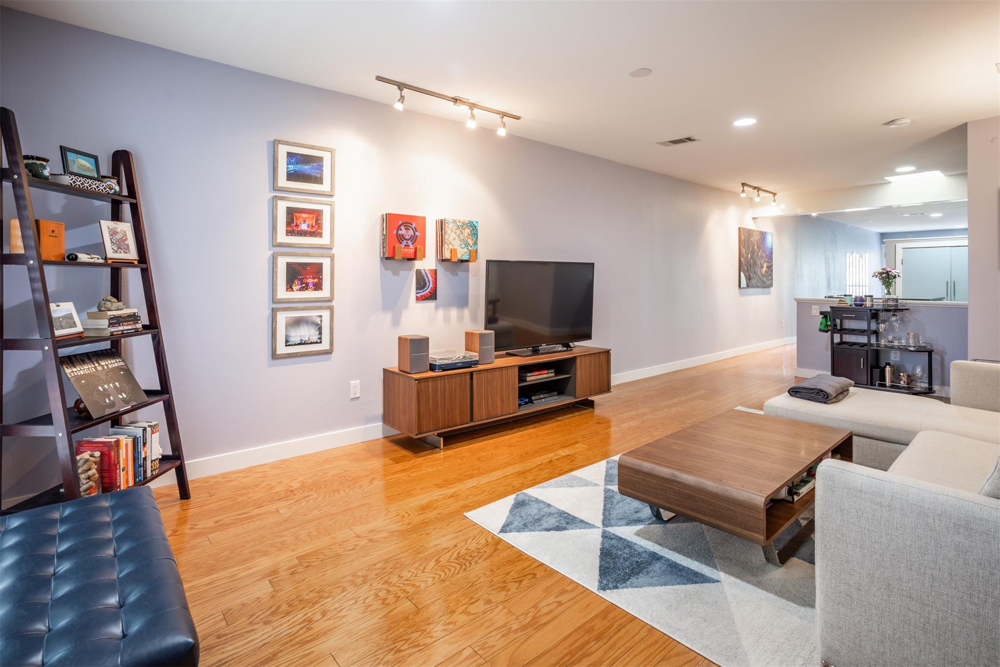 1115 W 10th St # 205, Austin, TX 78703