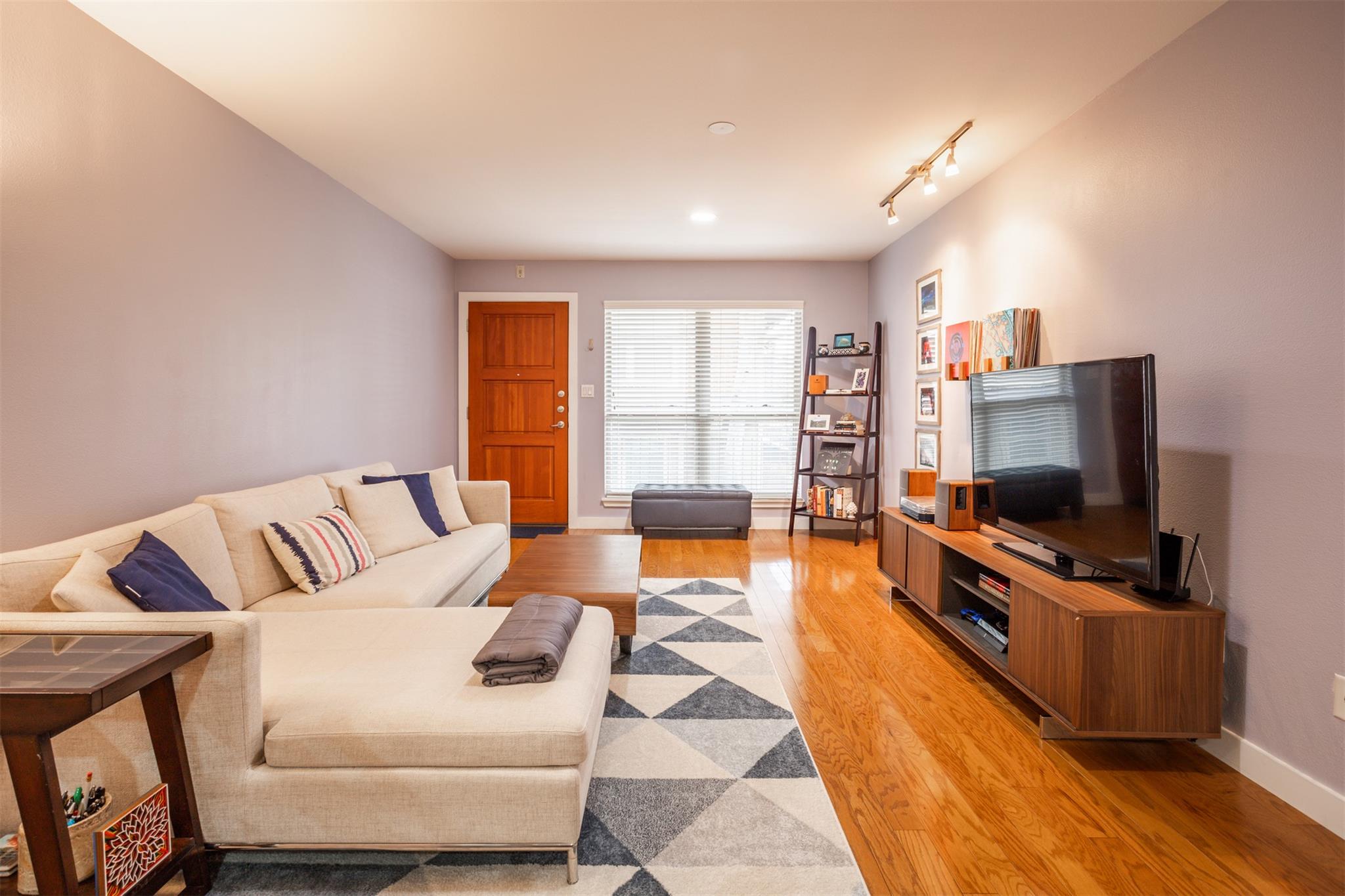 1115 W 10th St # 205, Austin, TX 78703