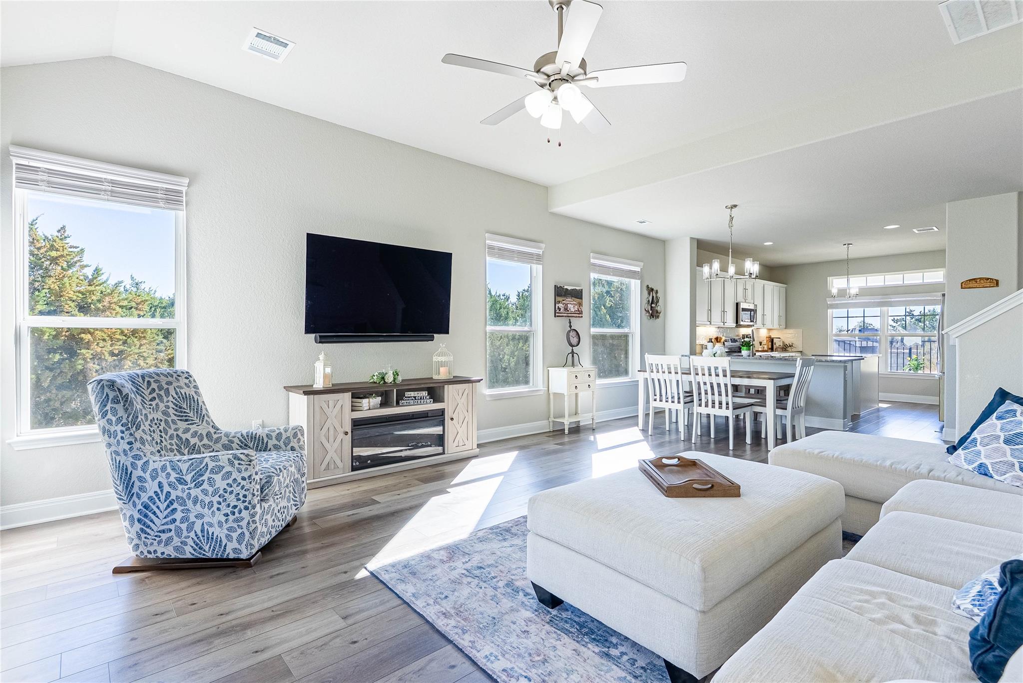 3204 Burnside Cir, Lago Vista, TX 78645