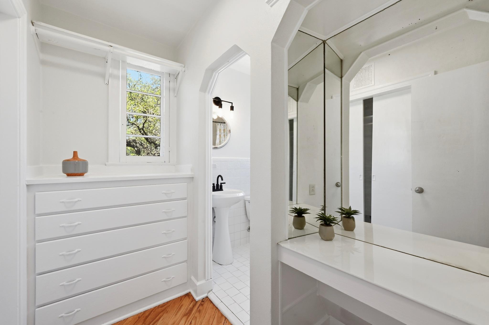 1403 Windsor Rd # A, Austin, TX 78703