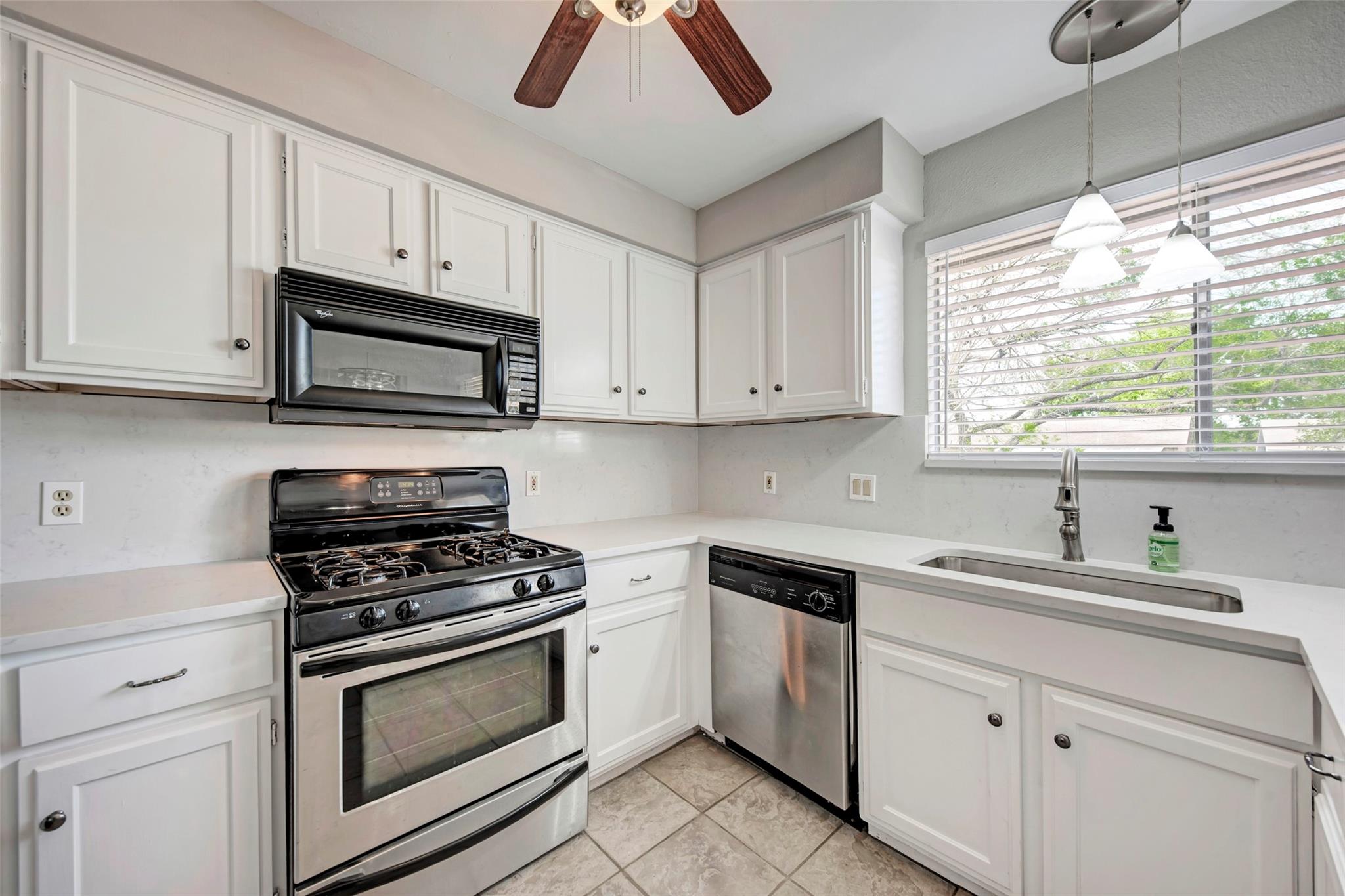 2804 Sissinghurst Dr, Austin, TX 78745