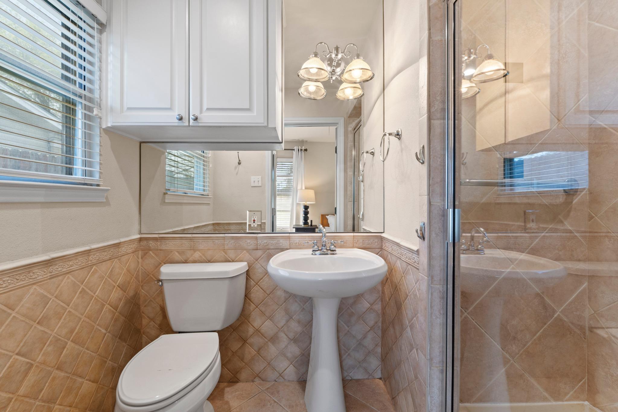 8501 Kromer St, Austin, TX 78757