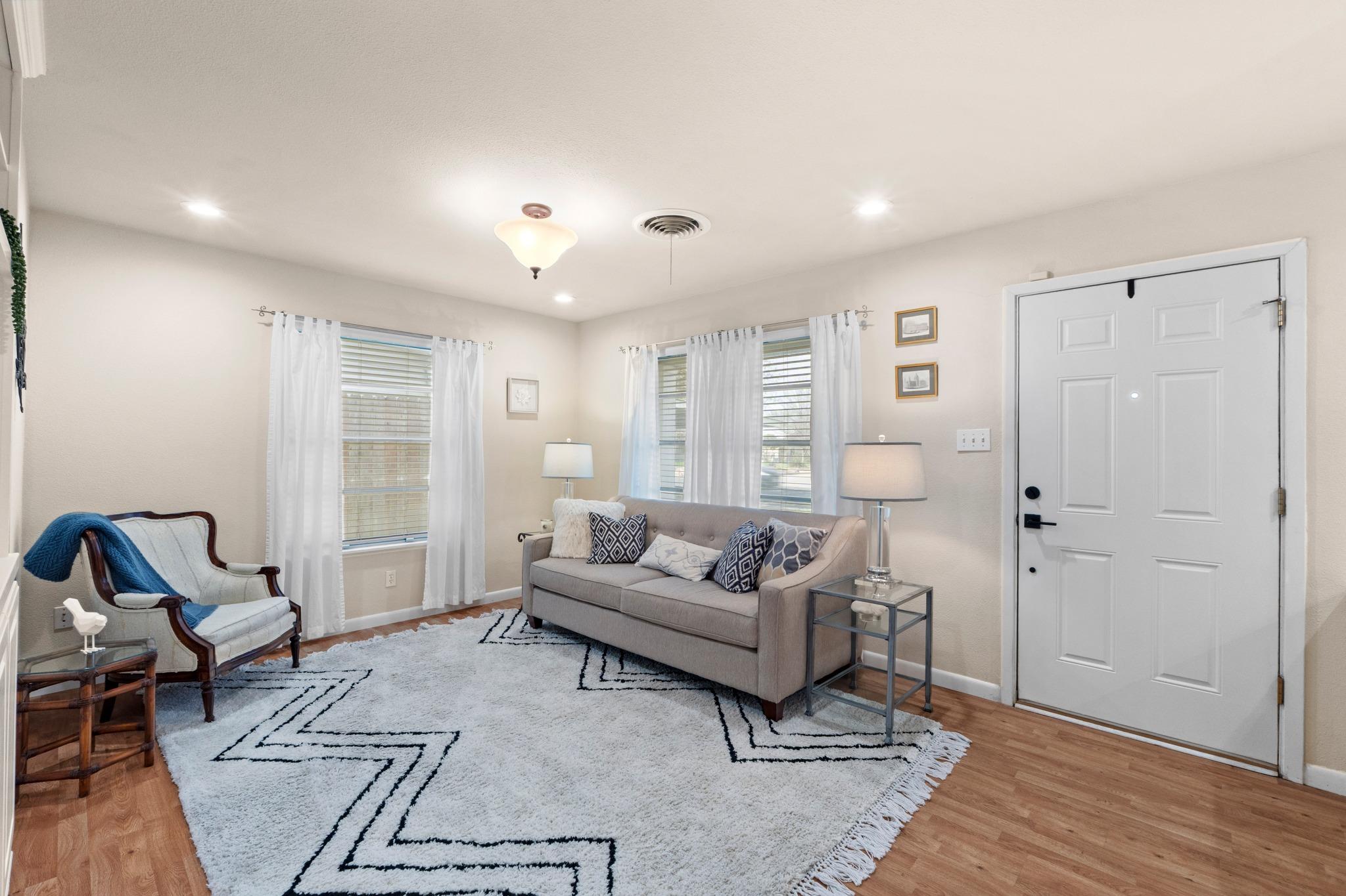 8501 Kromer St, Austin, TX 78757