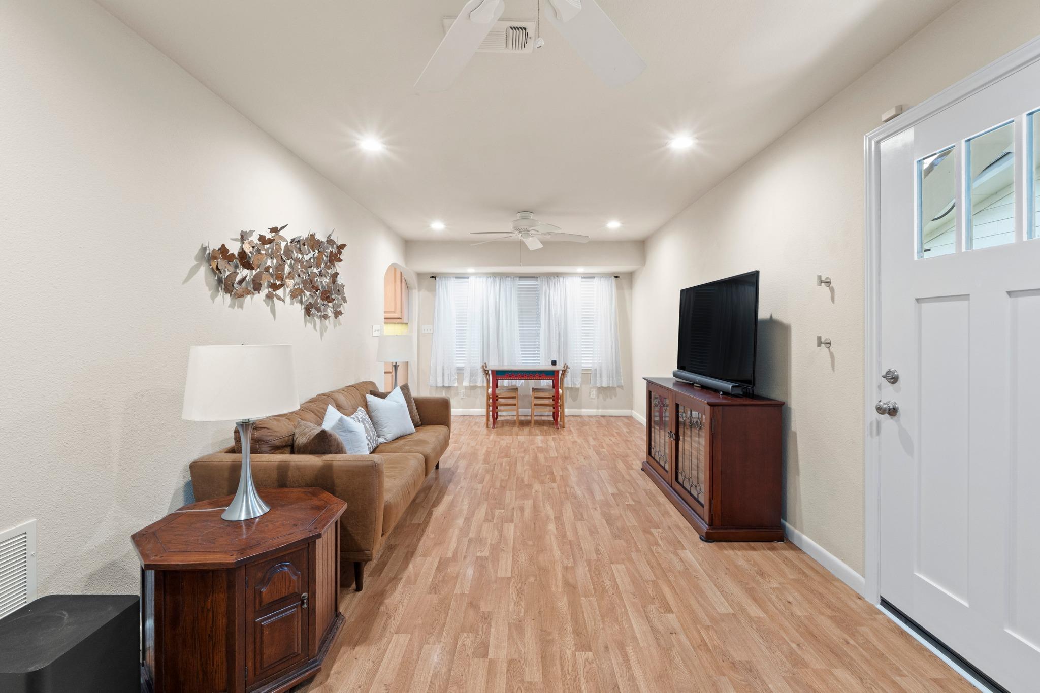 8501 Kromer St, Austin, TX 78757