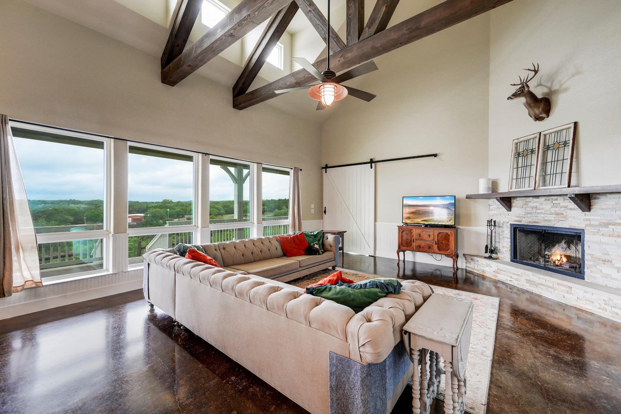 6350 Mount Sharp Rd # B, Wimberley, TX 78676