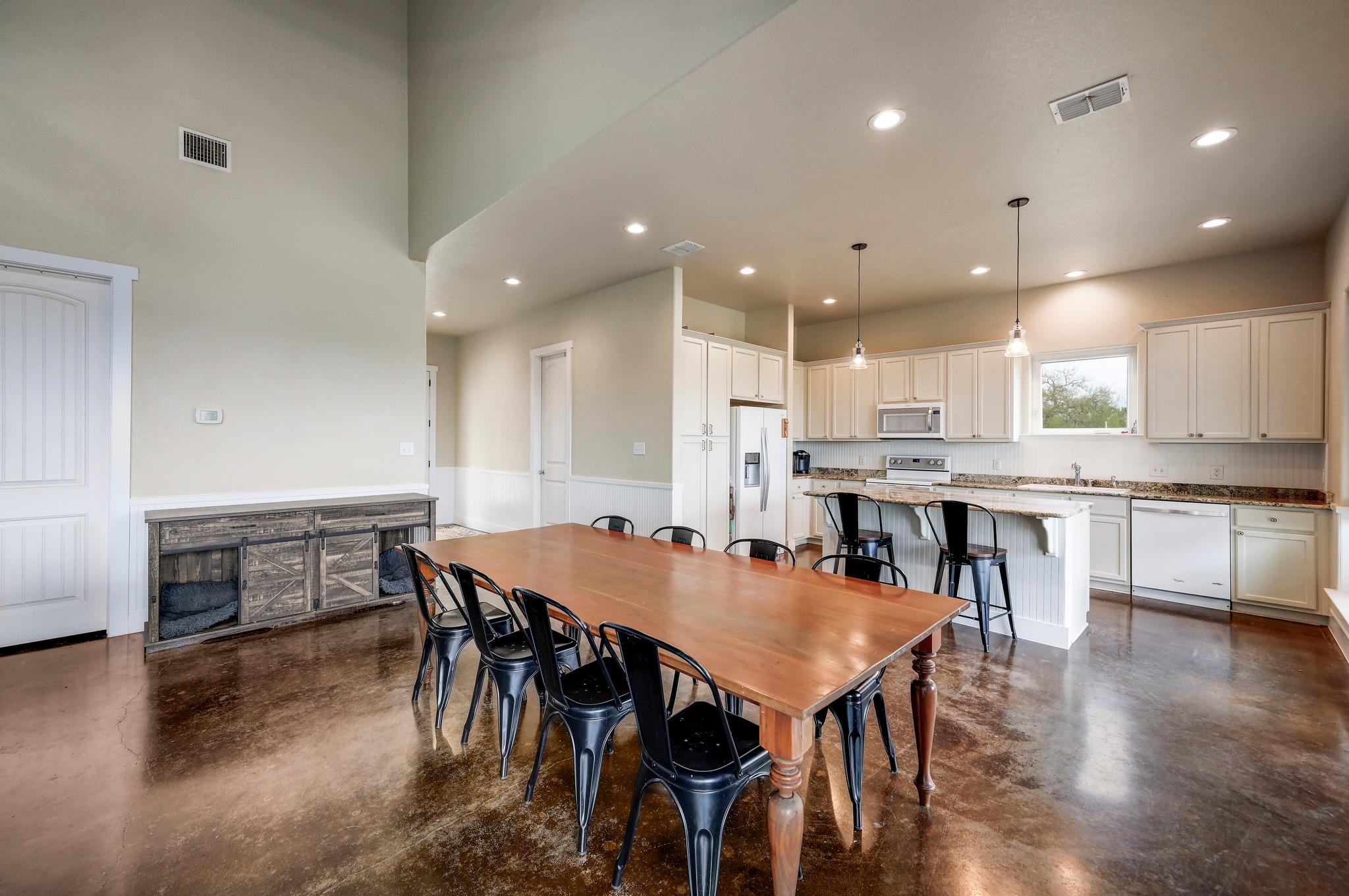 6350 Mount Sharp Rd # B, Wimberley, TX 78676