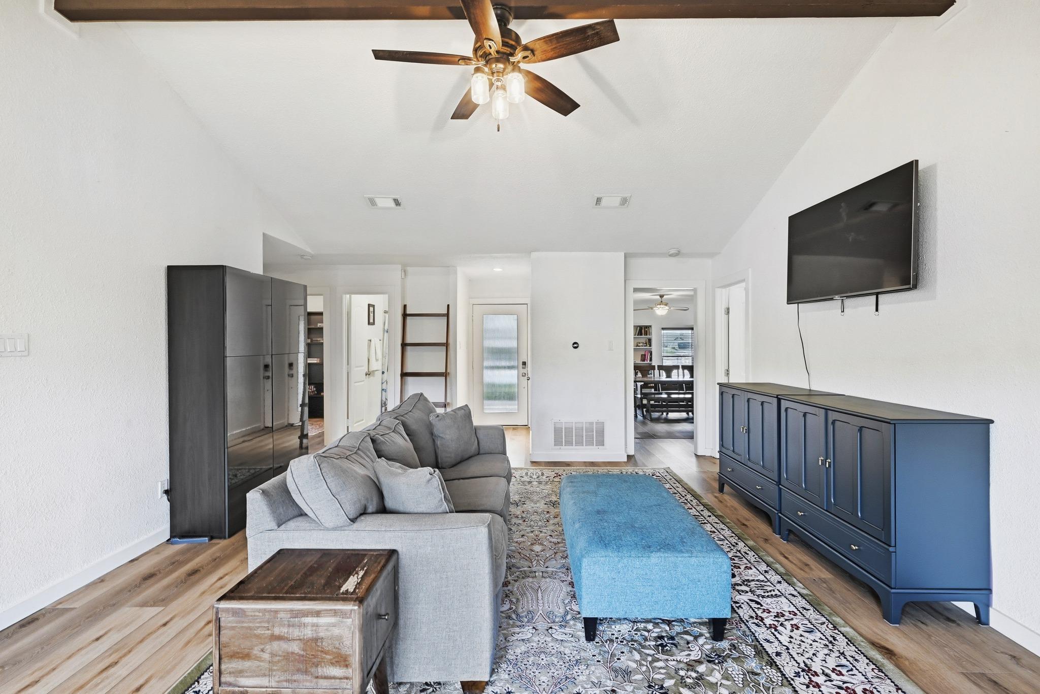 5610 Fence Row, Austin, TX 78744