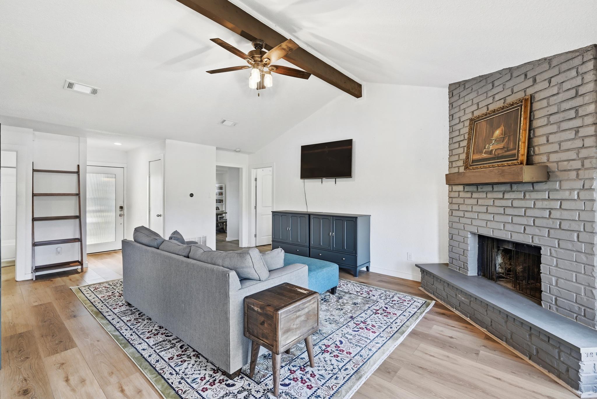 5610 Fence Row, Austin, TX 78744