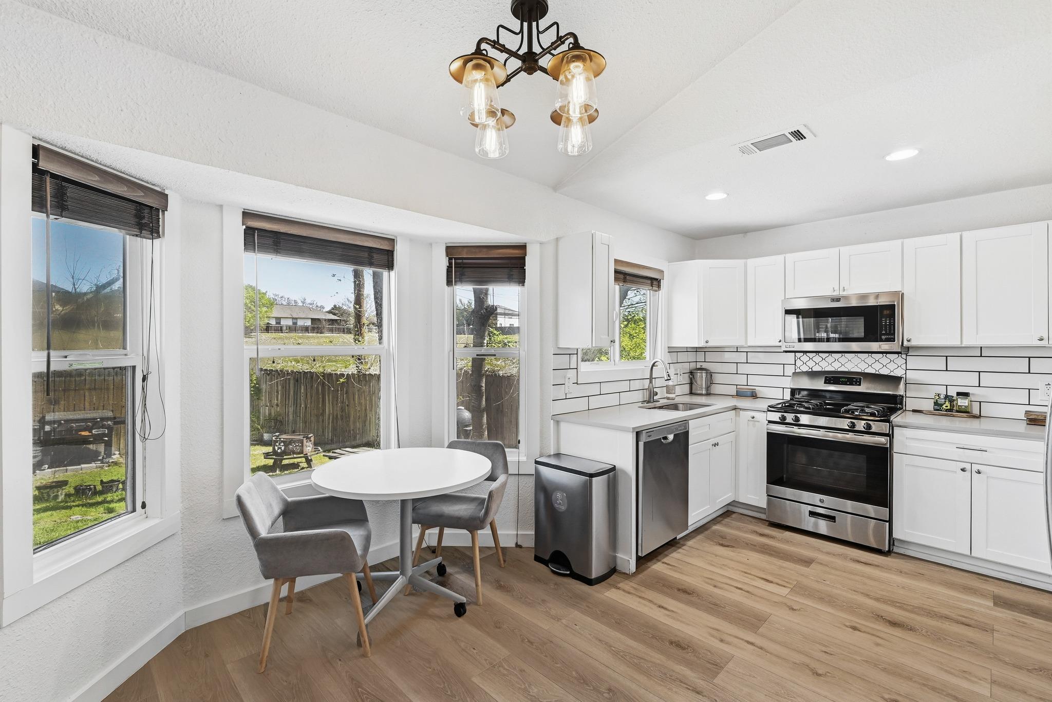 5610 Fence Row, Austin, TX 78744