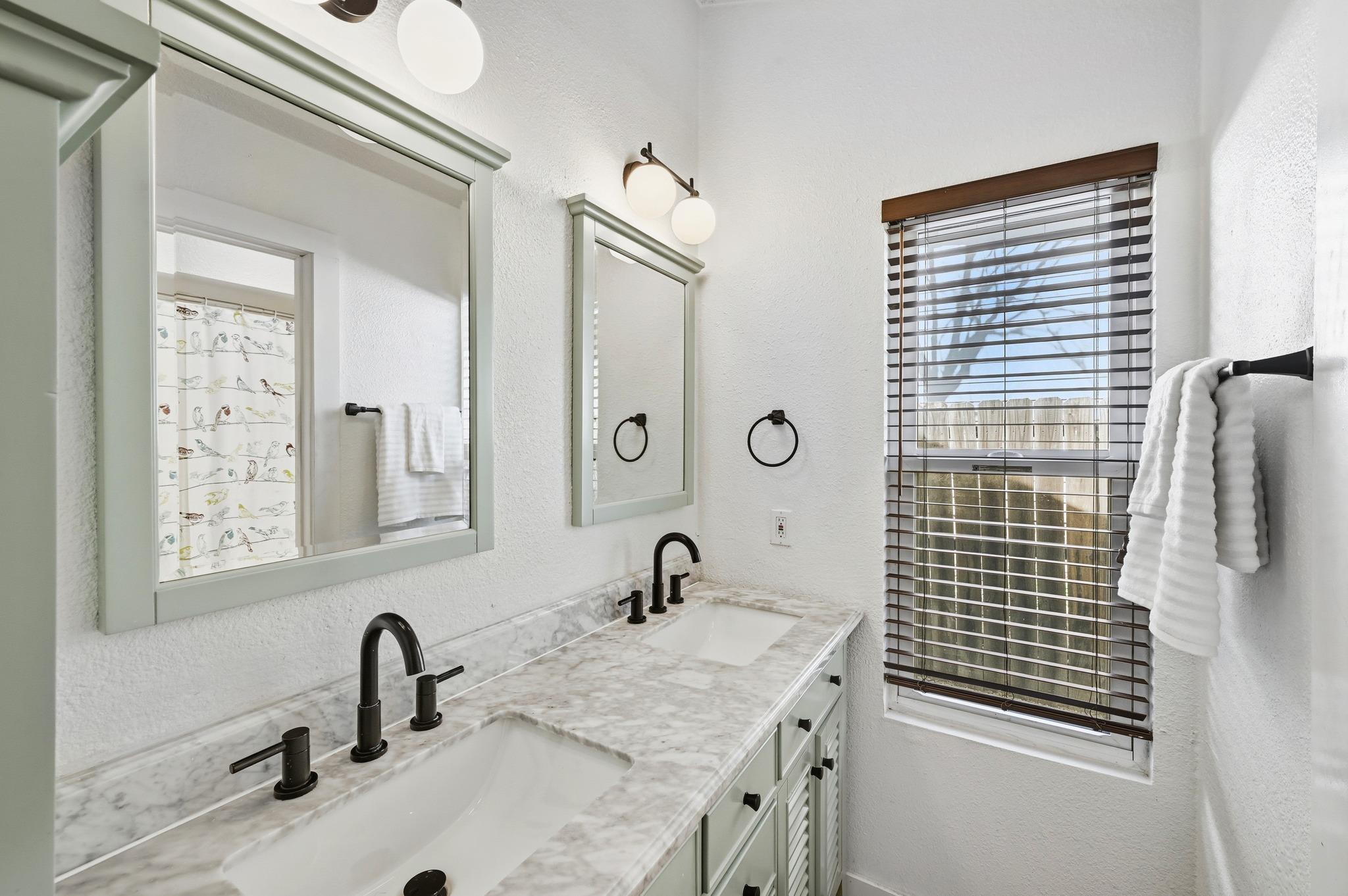 5610 Fence Row, Austin, TX 78744