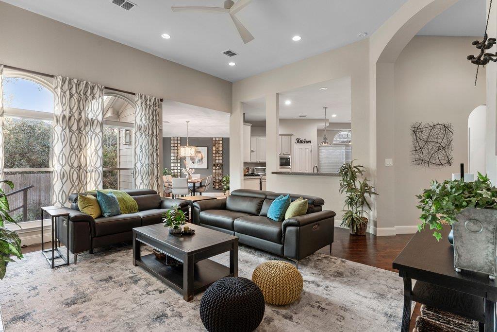 6913 Auckland Dr, Austin, TX 78749