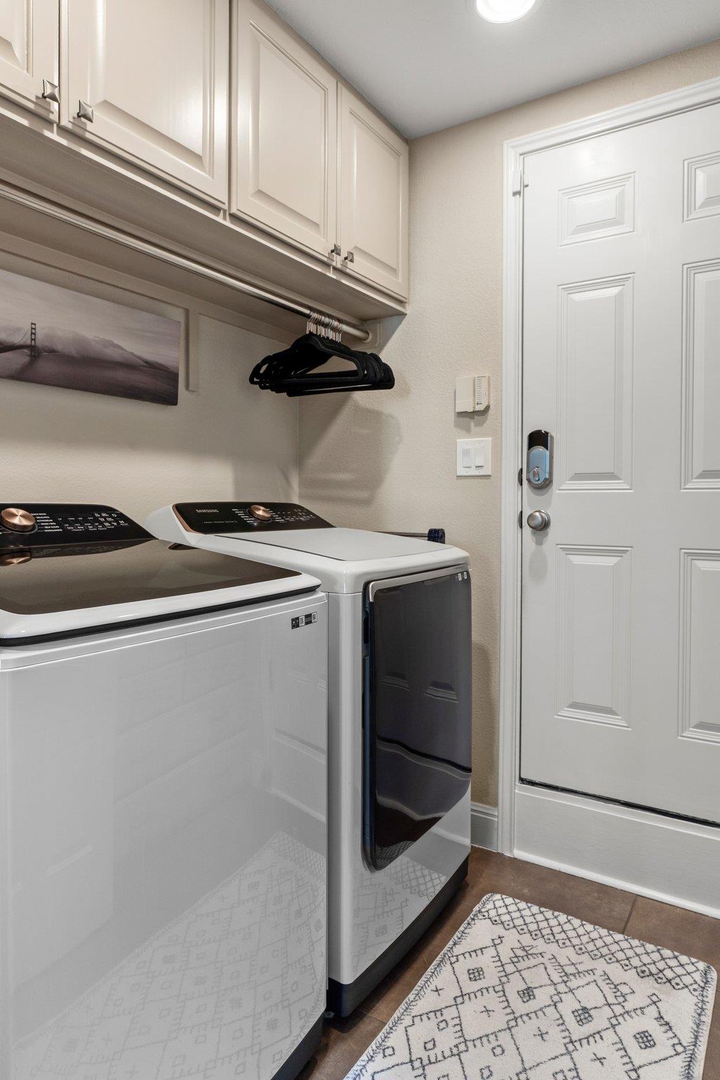 6913 Auckland Dr, Austin, TX 78749