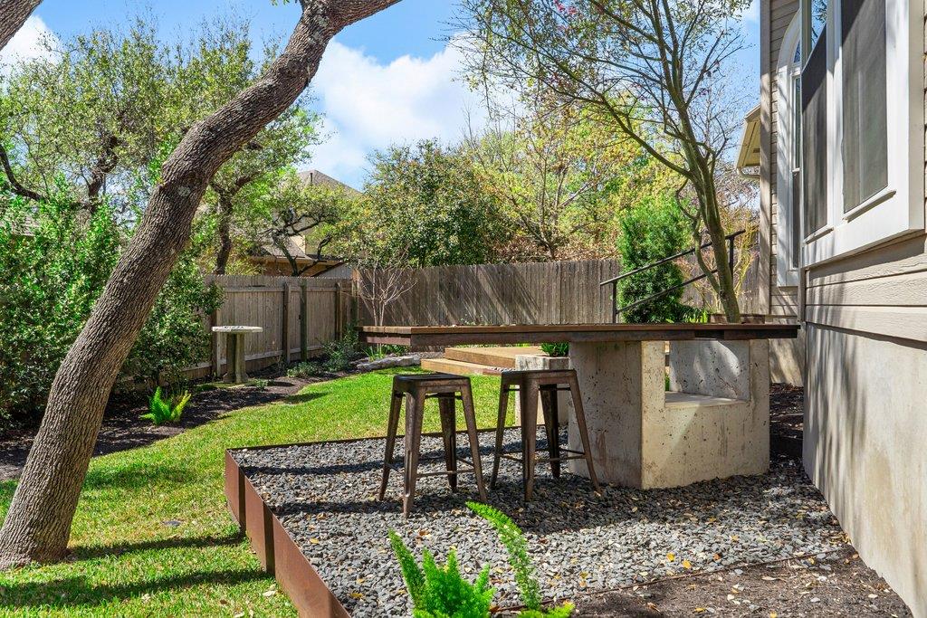 6913 Auckland Dr, Austin, TX 78749