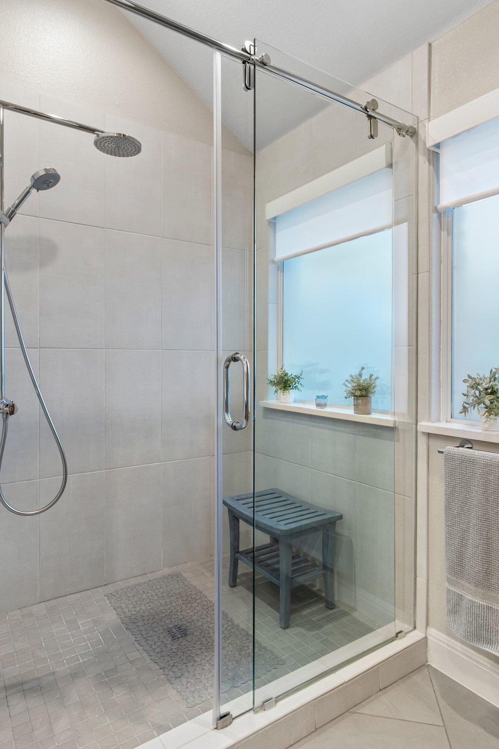 6913 Auckland Dr, Austin, TX 78749