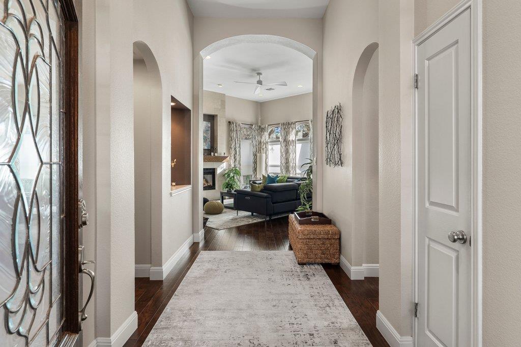 6913 Auckland Dr, Austin, TX 78749