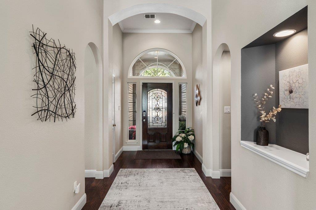 6913 Auckland Dr, Austin, TX 78749