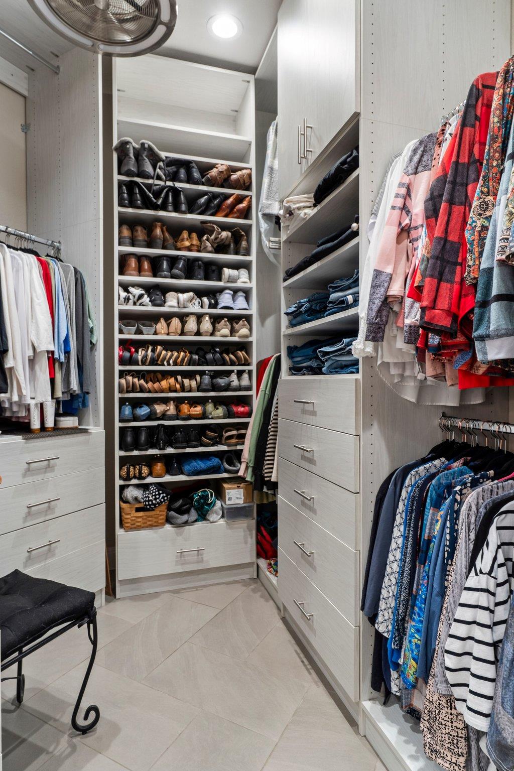 6913 Auckland Dr, Austin, TX 78749