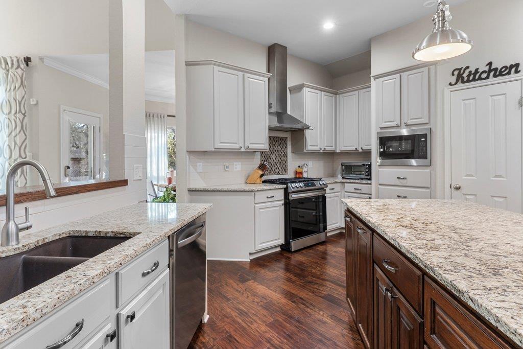 6913 Auckland Dr, Austin, TX 78749