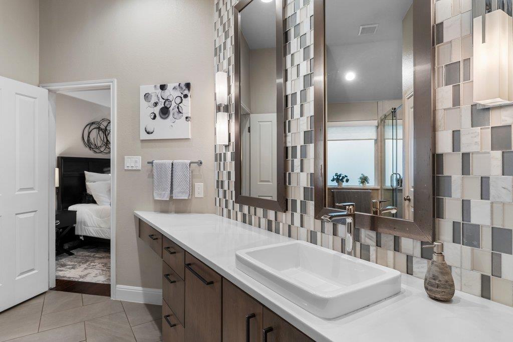 6913 Auckland Dr, Austin, TX 78749