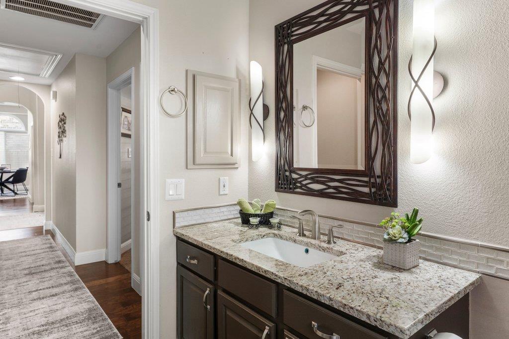 6913 Auckland Dr, Austin, TX 78749