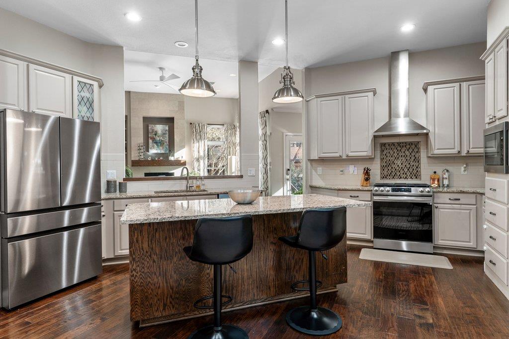 6913 Auckland Dr, Austin, TX 78749