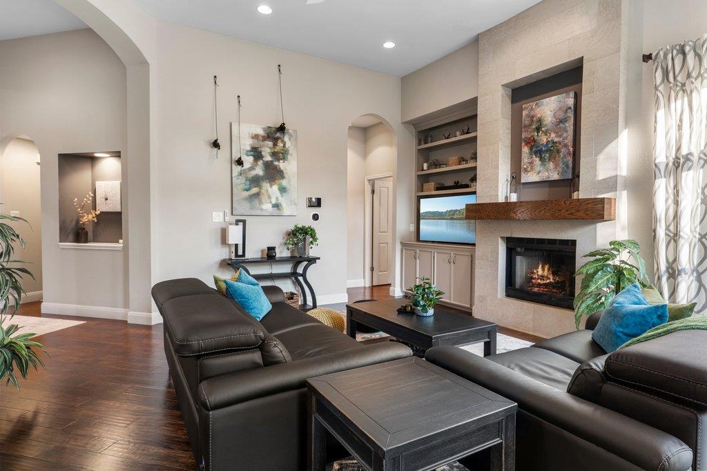 6913 Auckland Dr, Austin, TX 78749