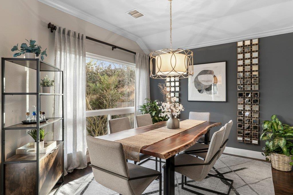 6913 Auckland Dr, Austin, TX 78749