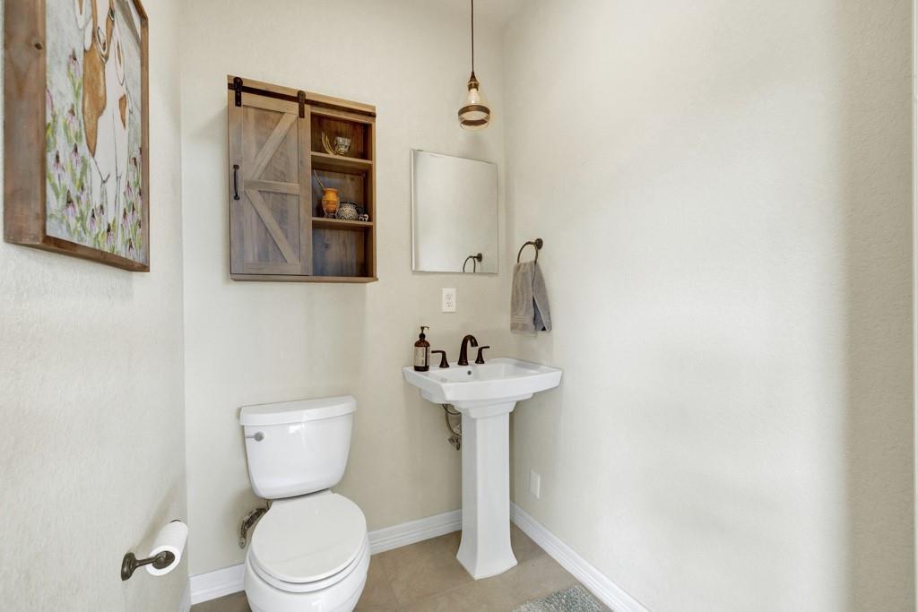 2550 Colleen Dr, Canyon Lake, TX 78133