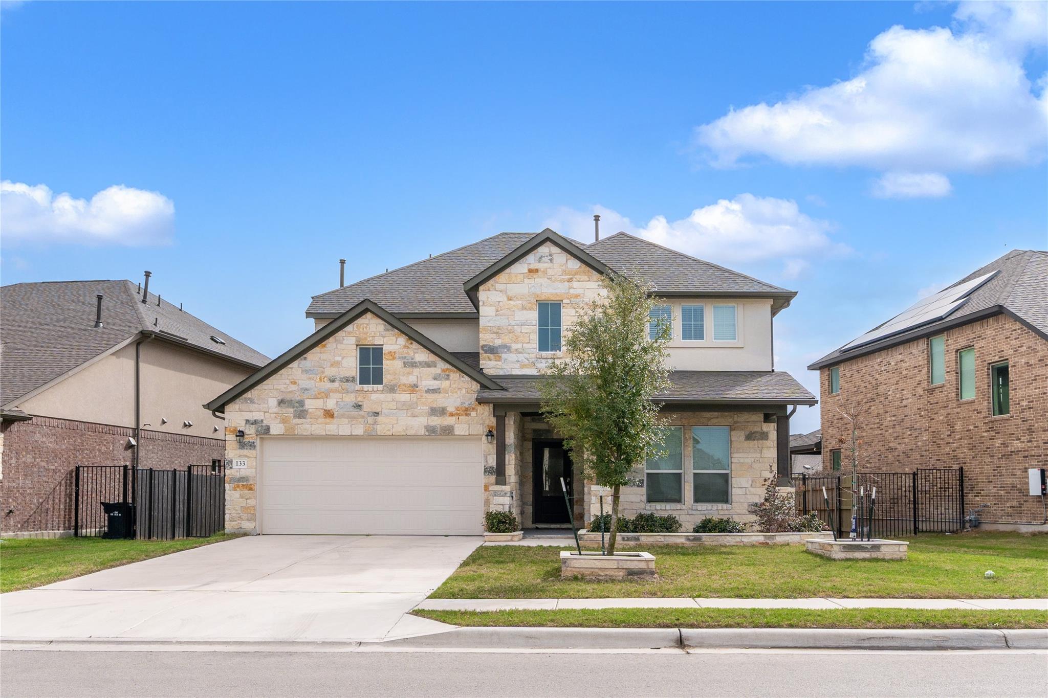 133 Lenera Dr, Liberty Hill, TX 78642
