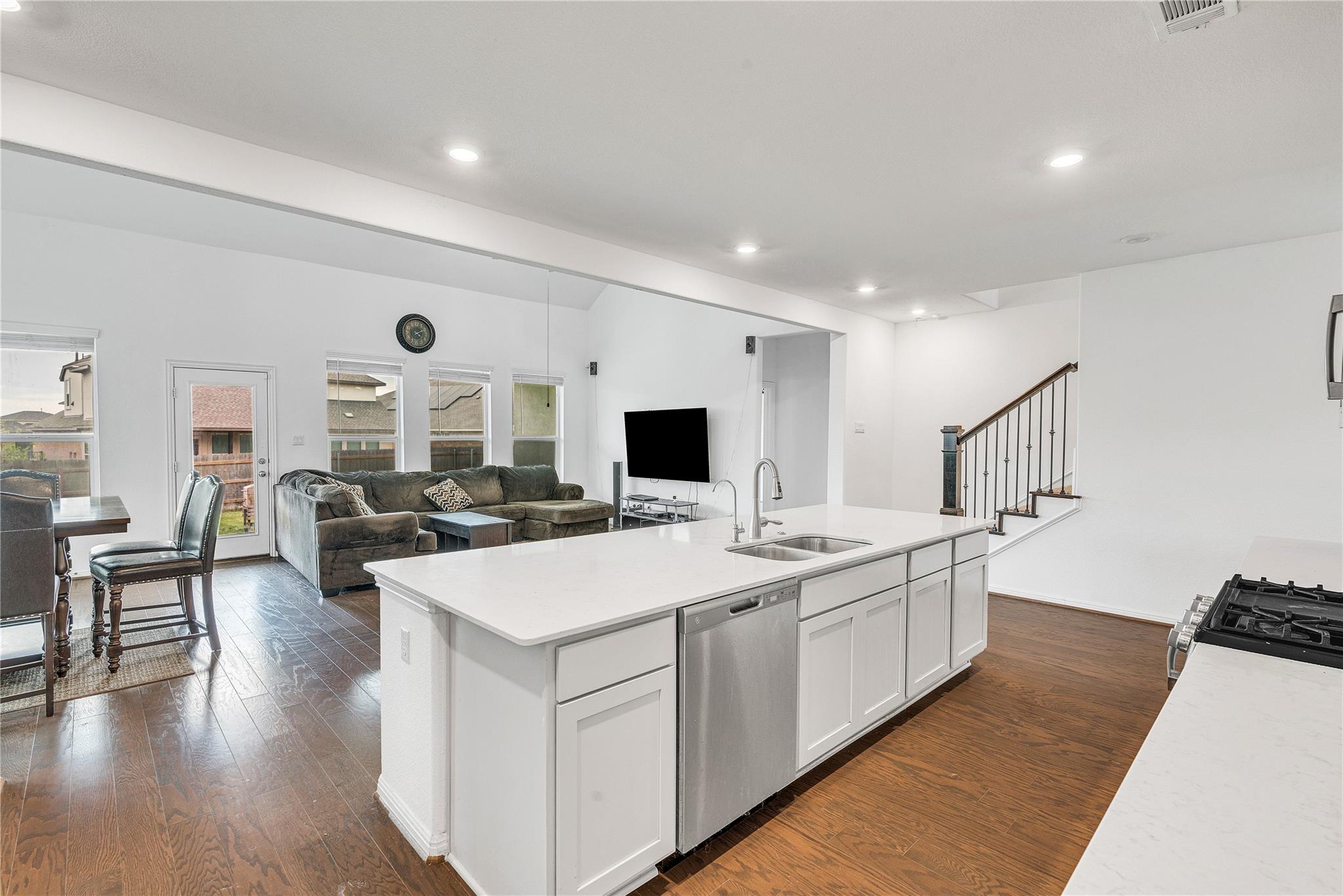 133 Lenera Dr, Liberty Hill, TX 78642