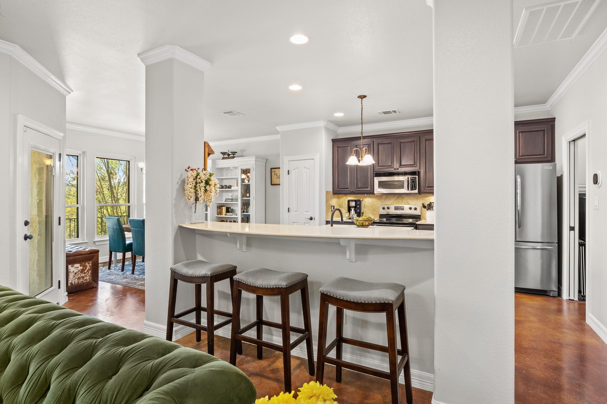 615 Cat Hollow Club Dr # A, Spicewood, TX 78669