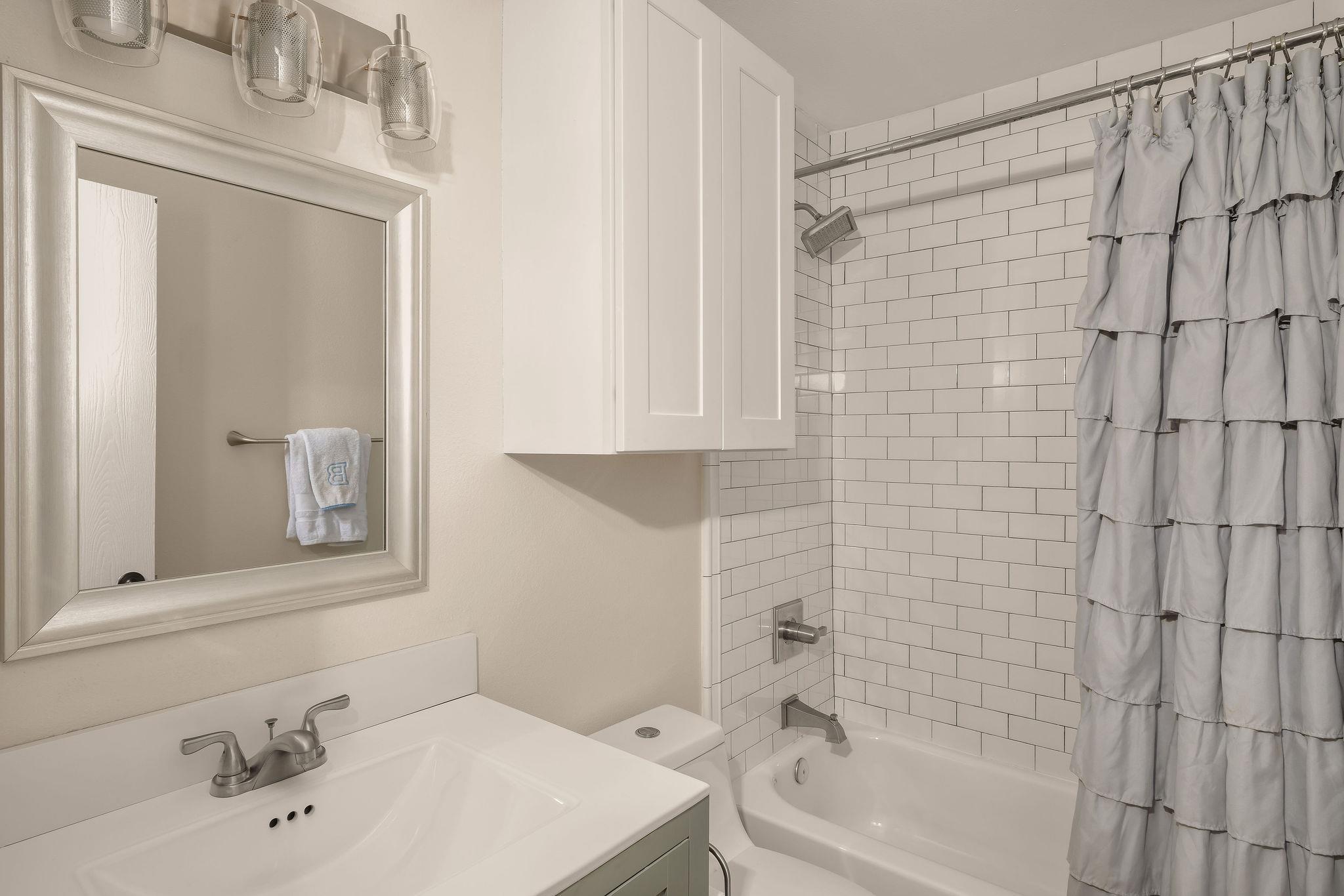 6107 Harwin Ln, Austin, TX 78745