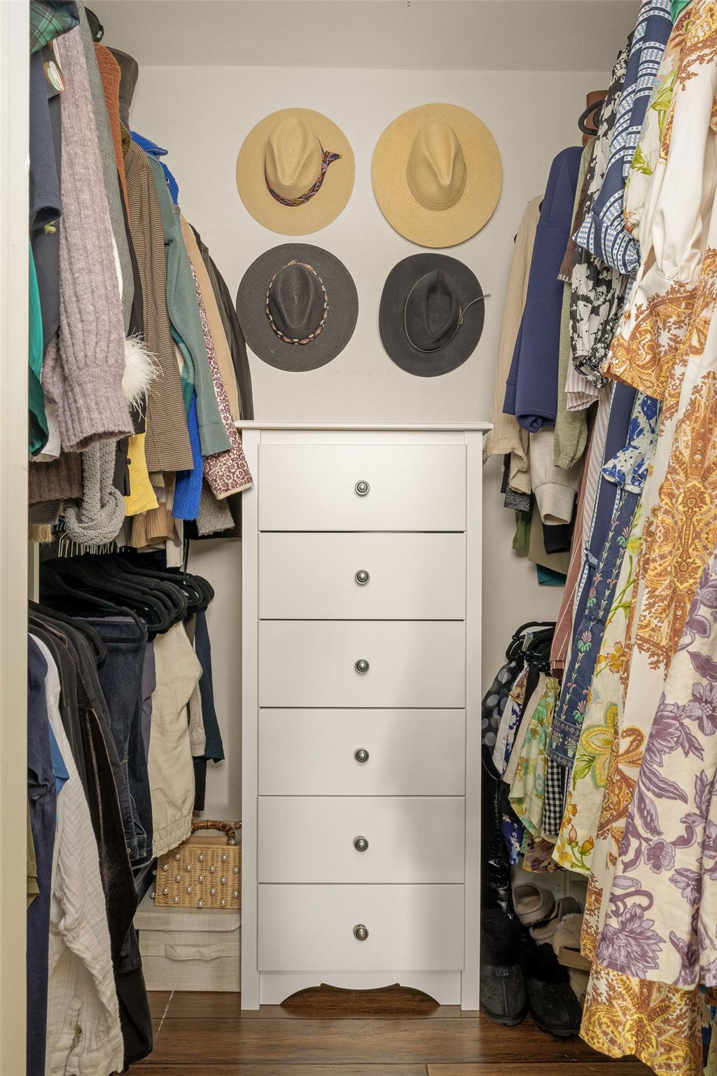 6107 Harwin Ln, Austin, TX 78745