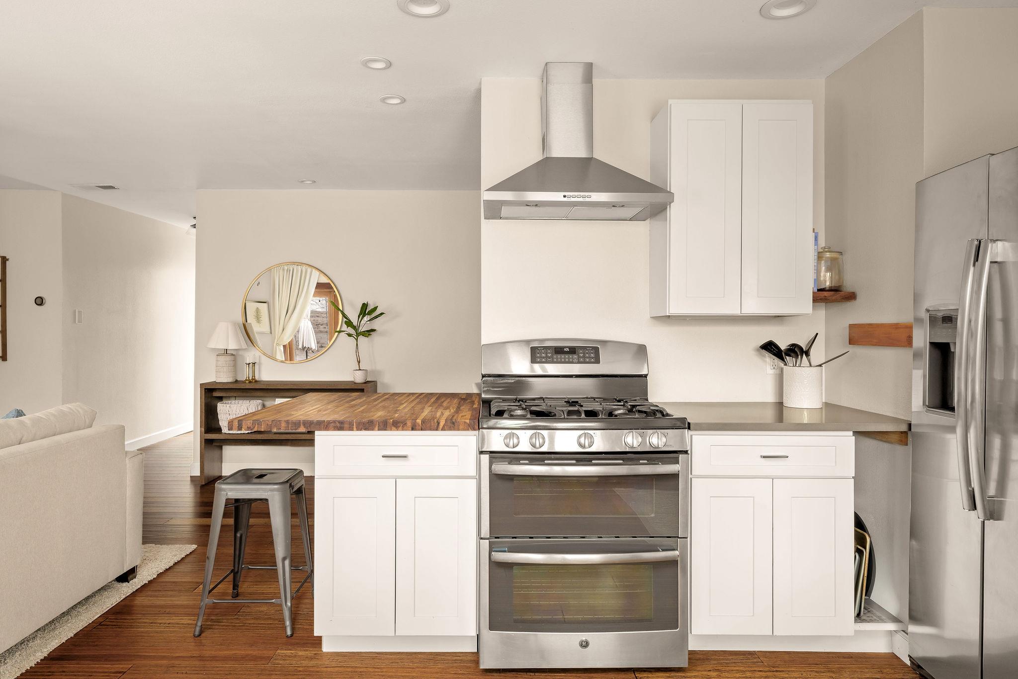 6107 Harwin Ln, Austin, TX 78745