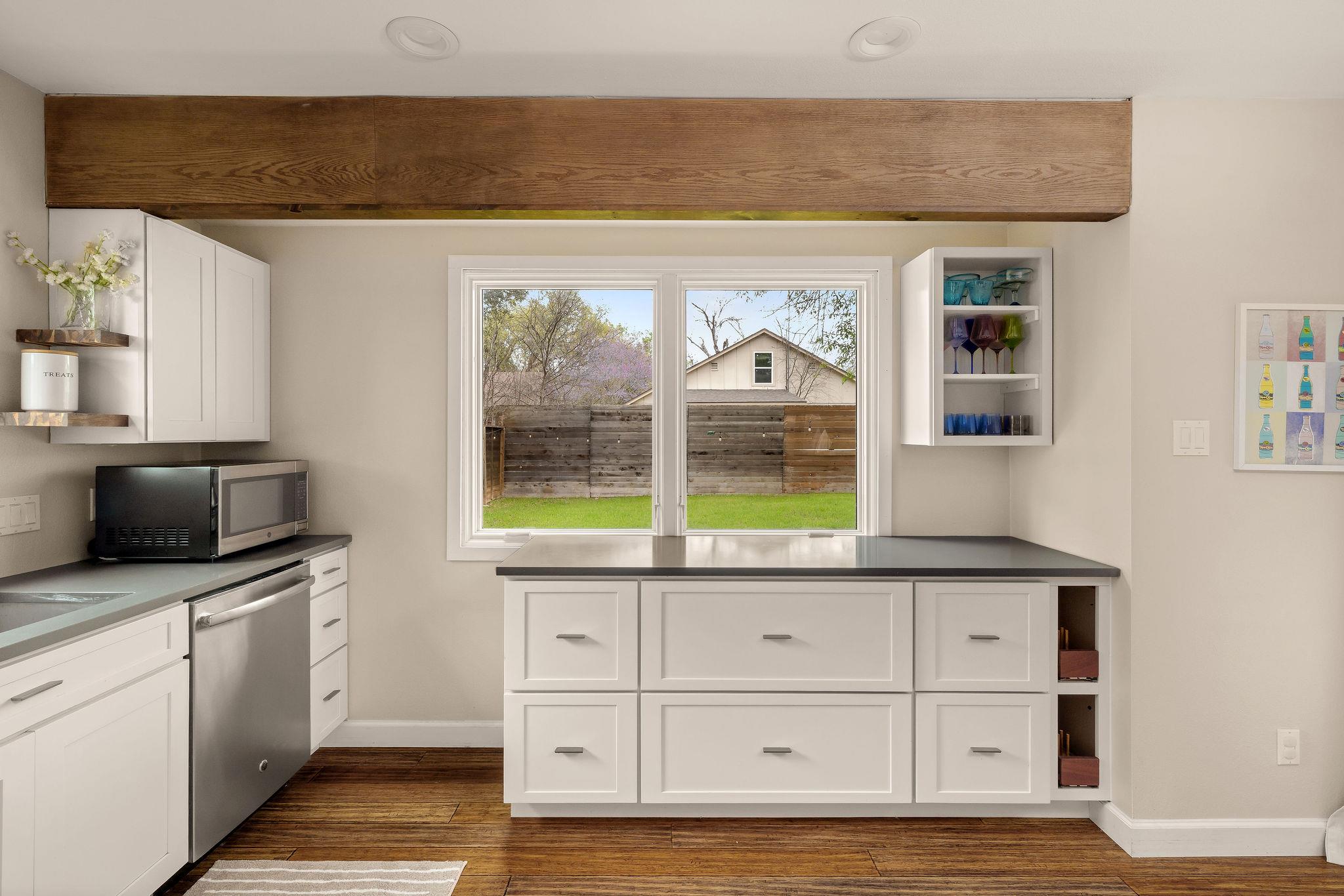 6107 Harwin Ln, Austin, TX 78745