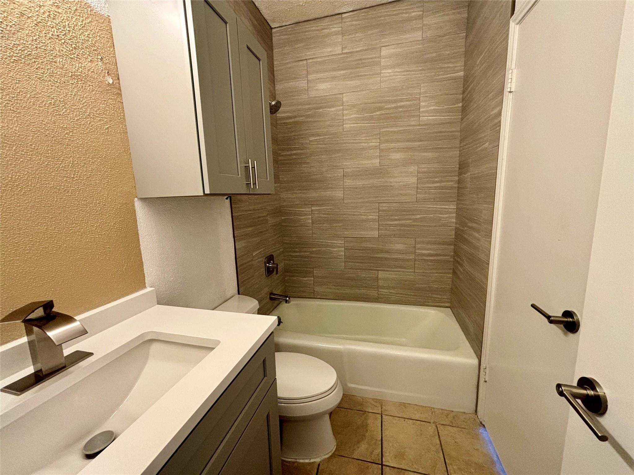 203 E 31 St # 101, Austin, TX 78705