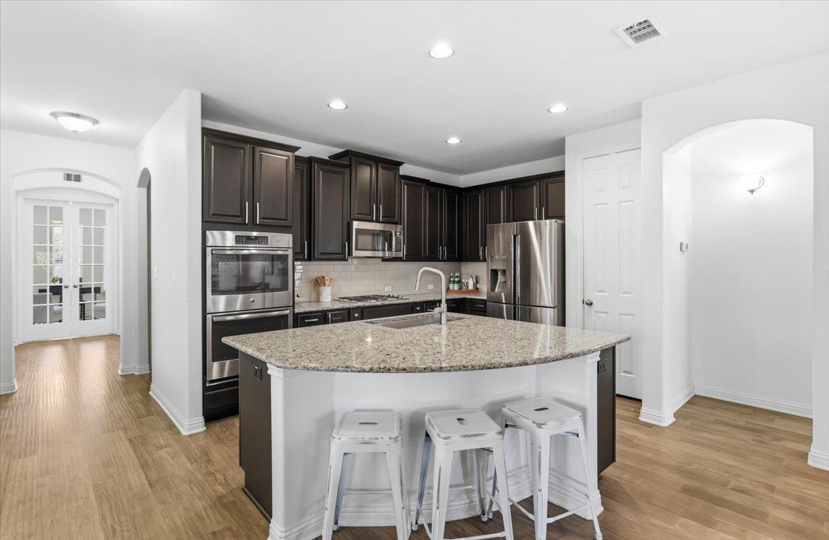 1101 Feather Reed Dr, Leander, TX 78641