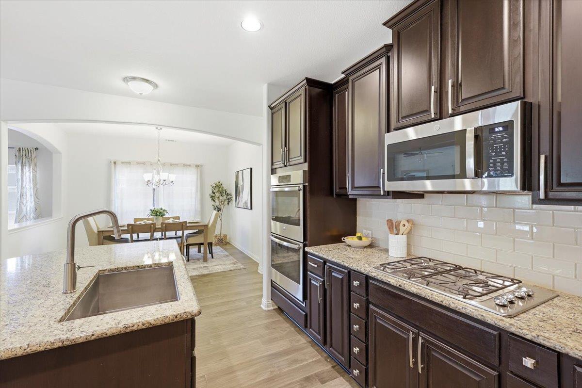 1101 Feather Reed Dr, Leander, TX 78641