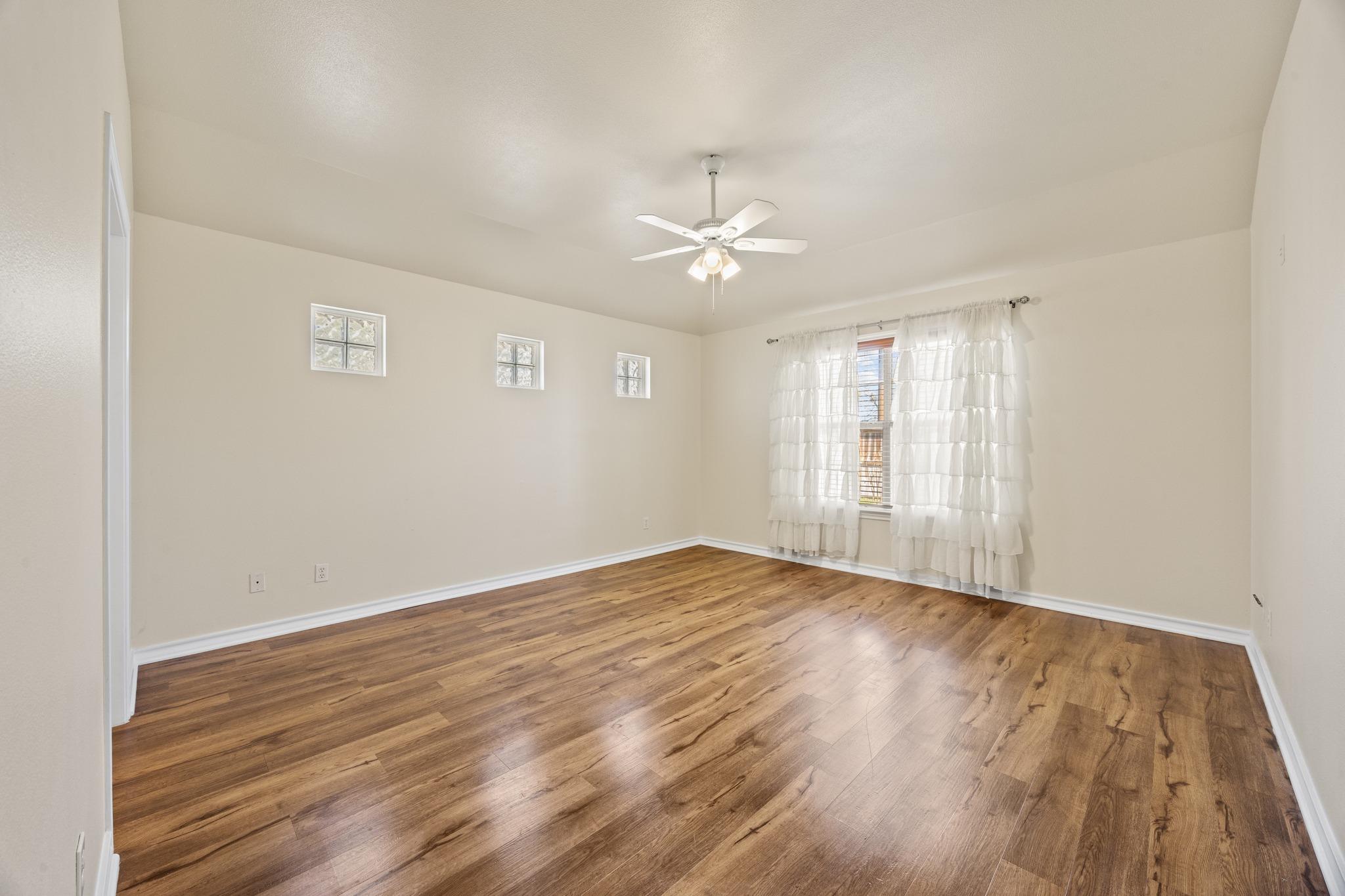 222 Village Dr, Georgetown, TX 78628