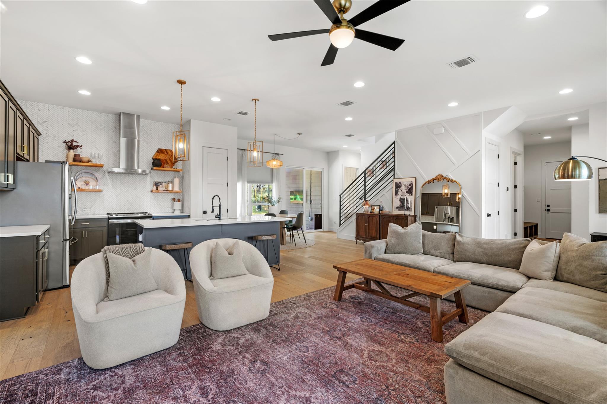 330 Kendall Rd, Spicewood, TX 78669