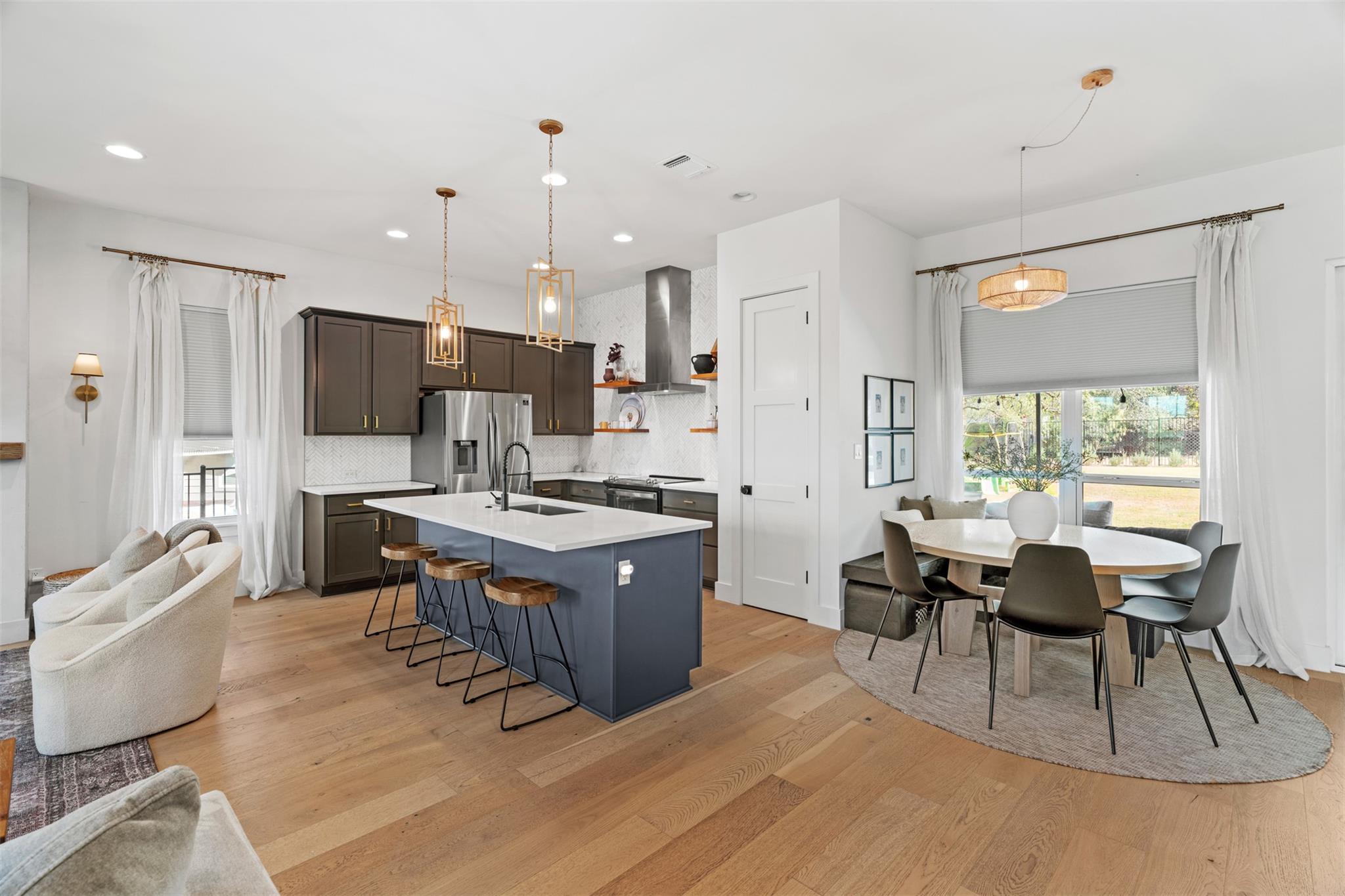 330 Kendall Rd, Spicewood, TX 78669