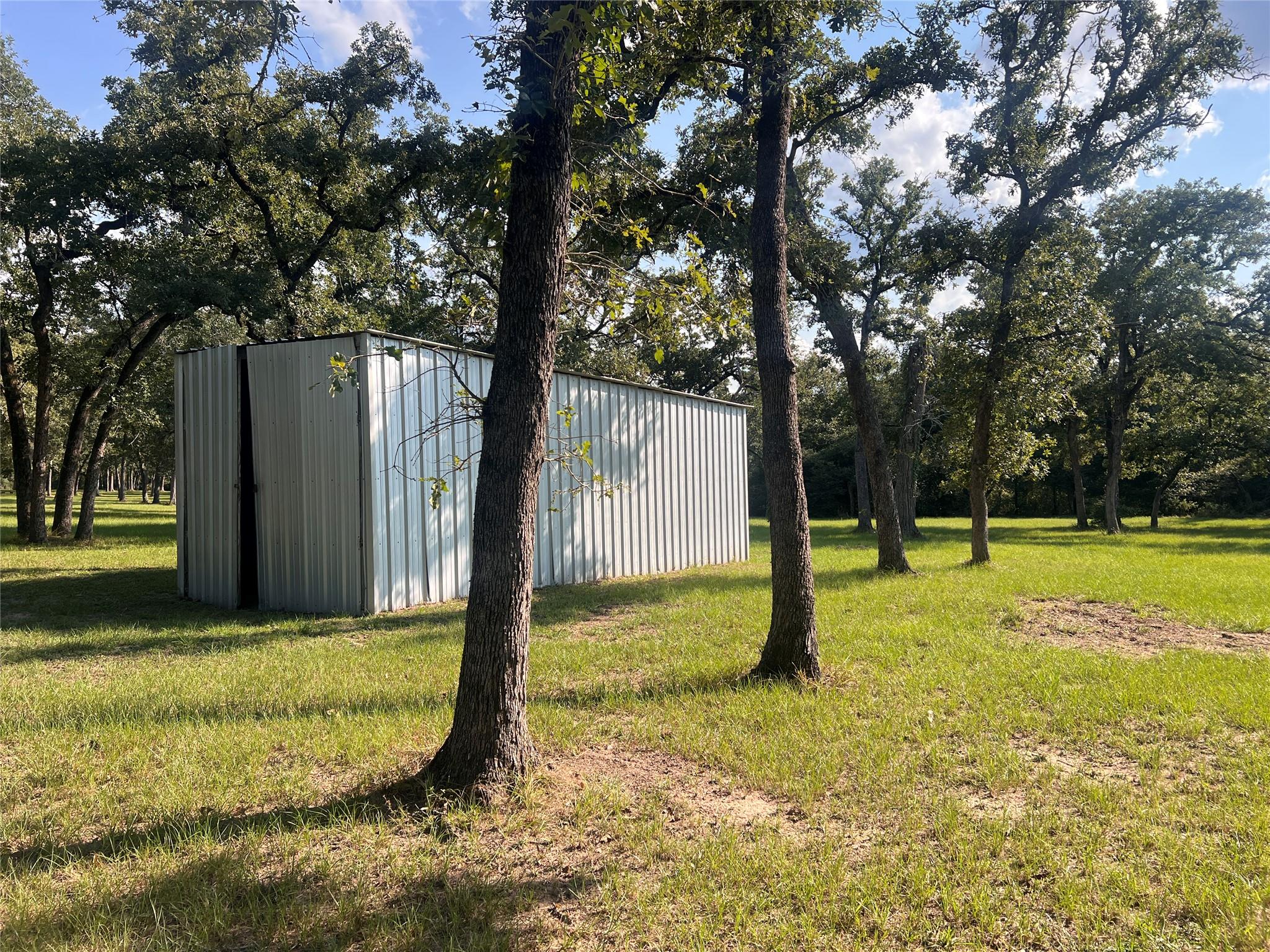 1.921 AC Cardinal Rd, Caldwell, TX 77836